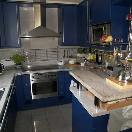 Apartment Haushaelfte _gothensee_