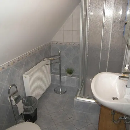 Apartment Haushaelfte _gothensee_